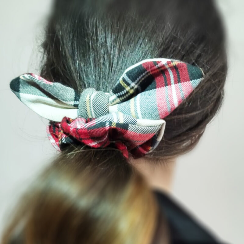 Scrunchies fantasia in Tartan di pura lana