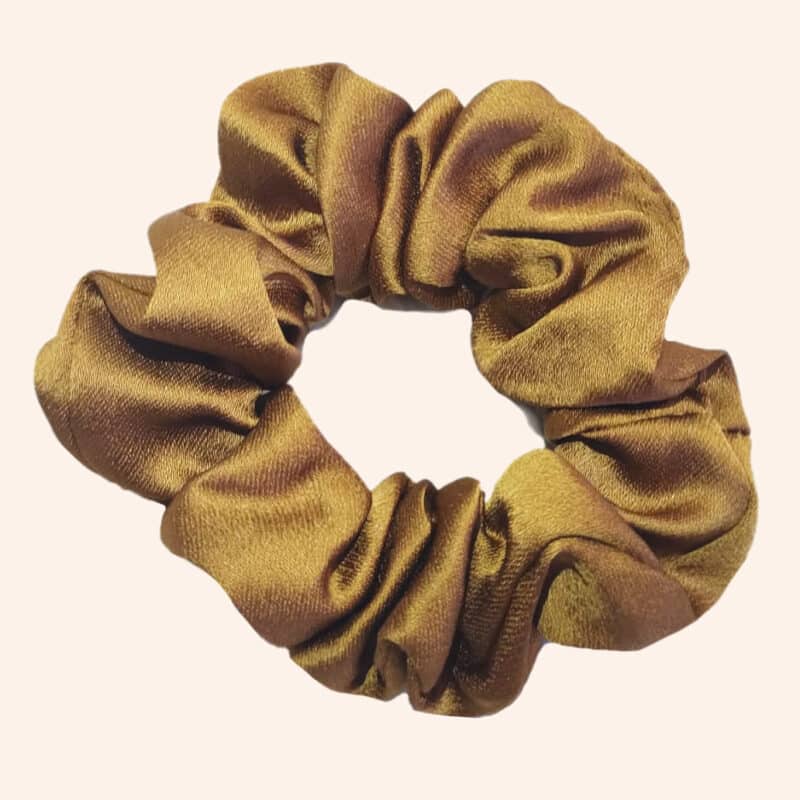 Scrunchie fatto a mano in raso di Pura Seta colore caramel