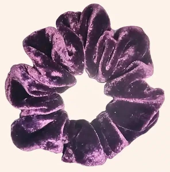 Scrunchie fatto a mano in velluto color Aubergine